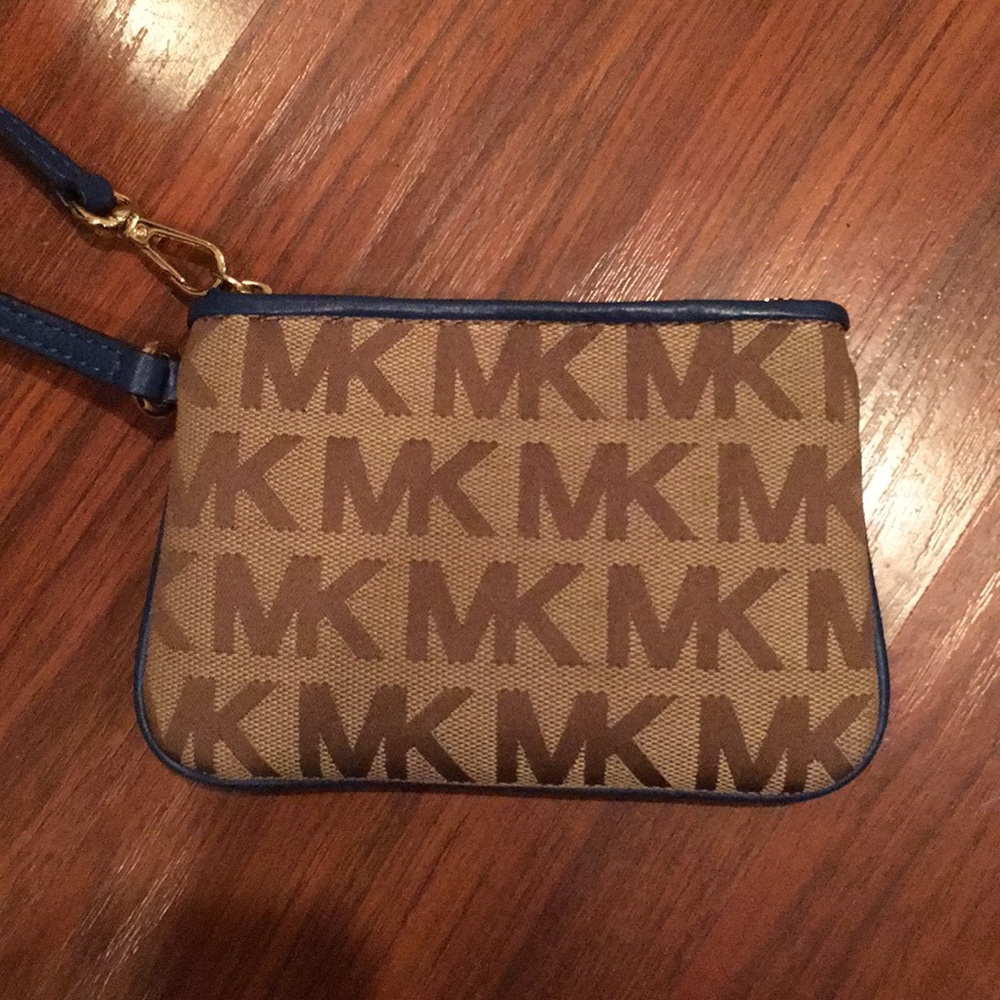 Original Michael Kors wristlet 💙